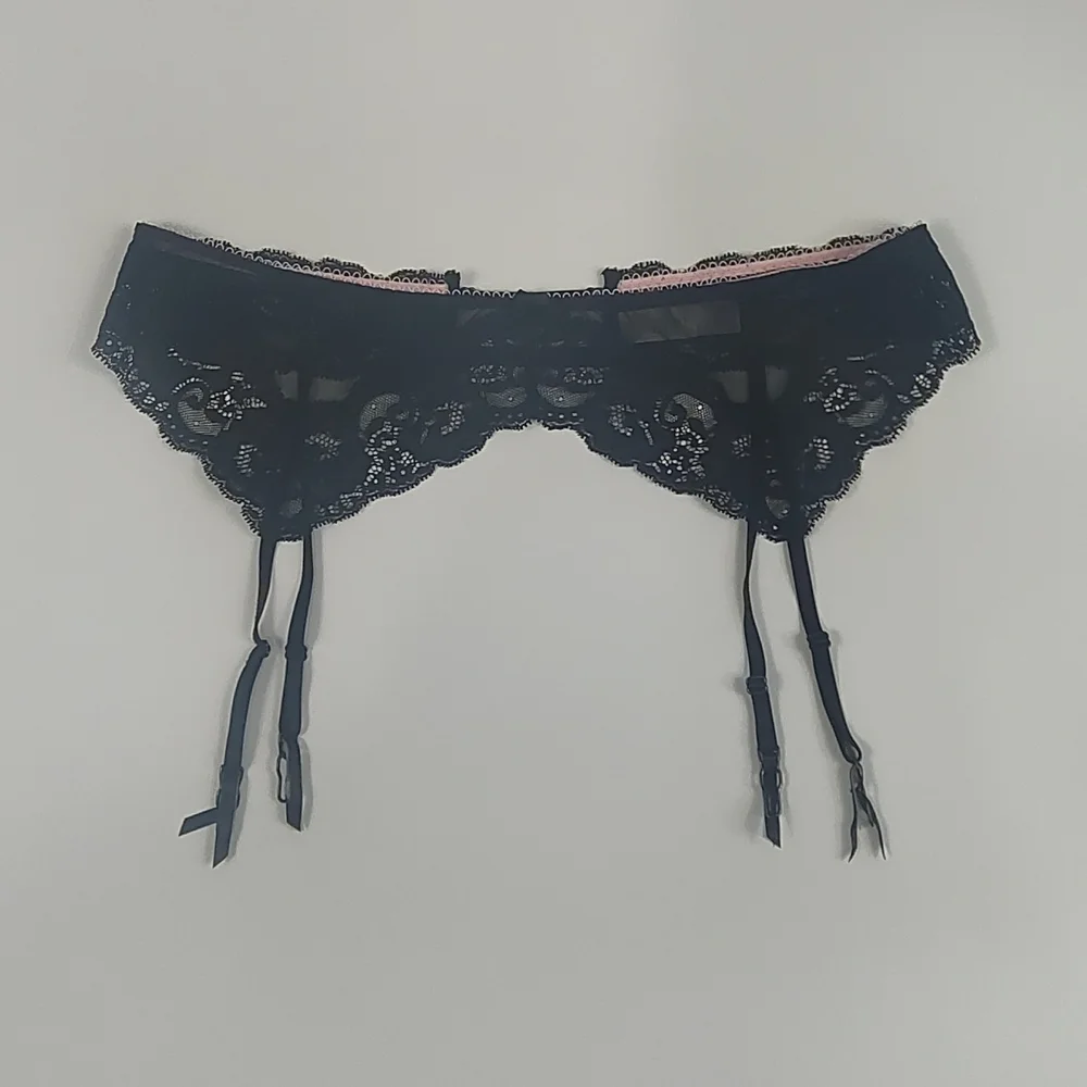Victoria's Secret Dream Angels Lace Garter Belt